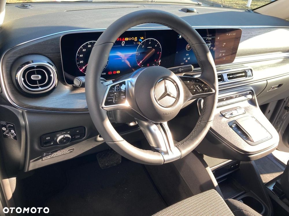 Mercedes-Benz Klasa V - 36