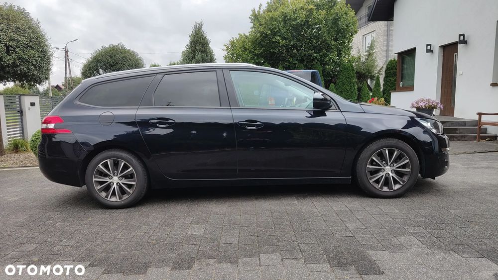 Peugeot 308 1.6 BlueHDi Allure S&S - 21