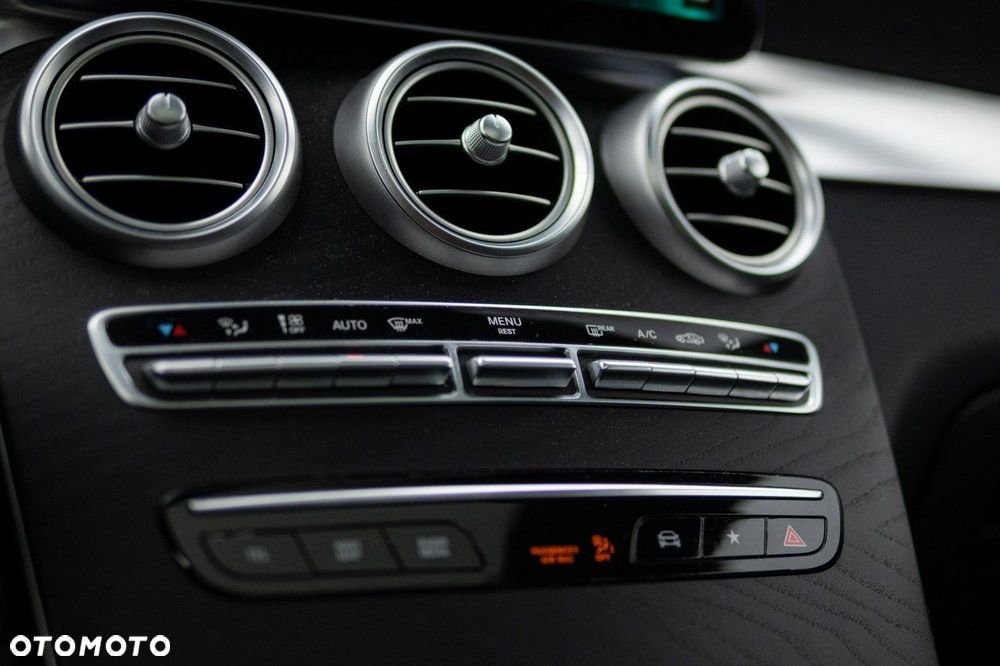 Mercedes-Benz GLC - 33