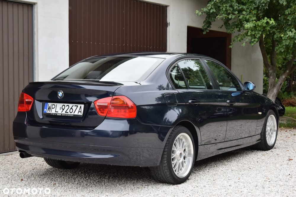 BMW Seria 3 318i - 7