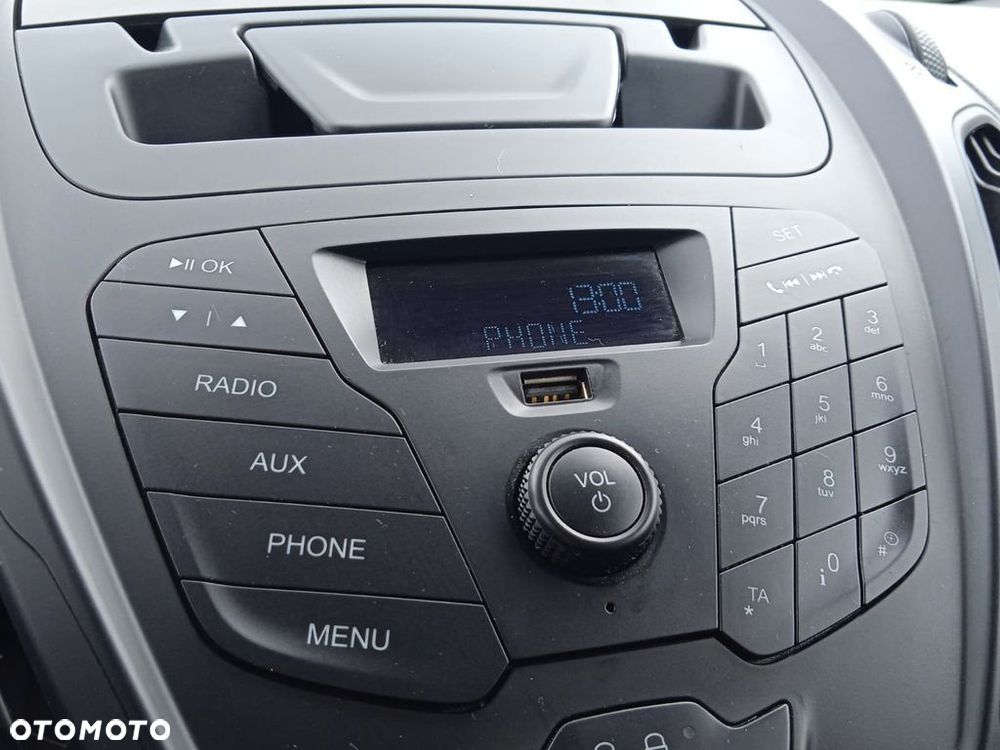 Ford Transit Courier - 17