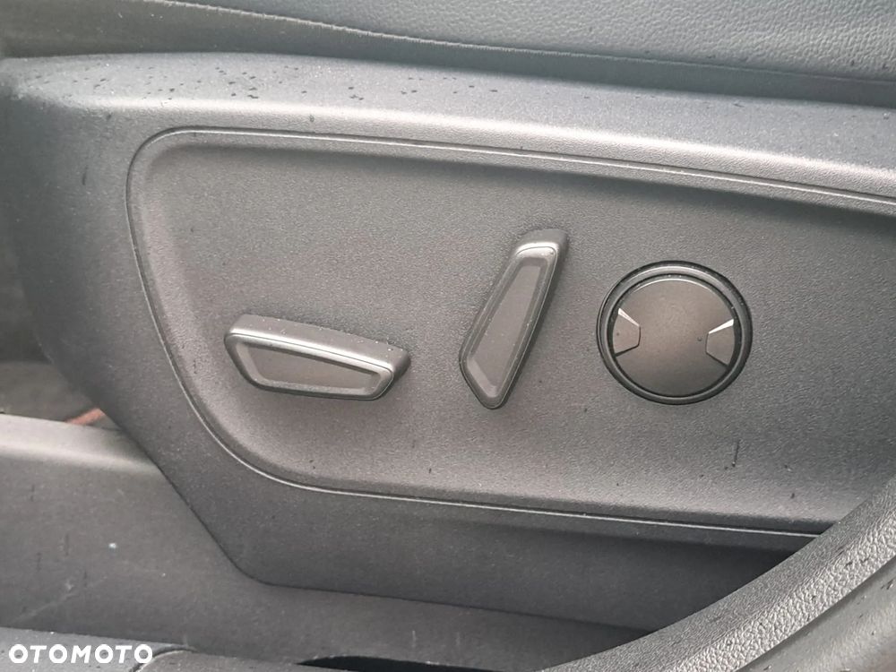 Ford Kuga 2.5 Duratec FHEV ST-LINE - 35