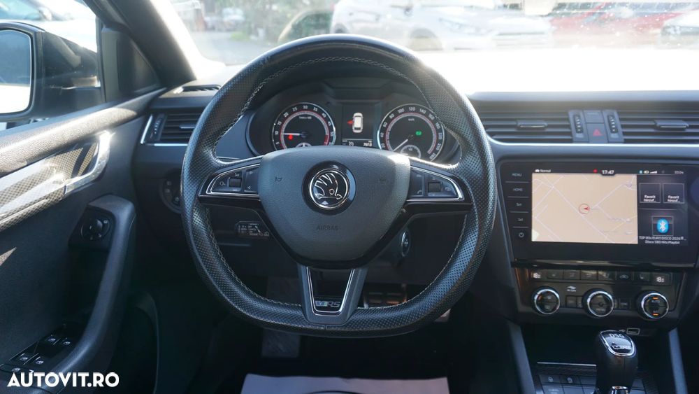 Skoda Octavia 2.0 TDI DSG RS - 18