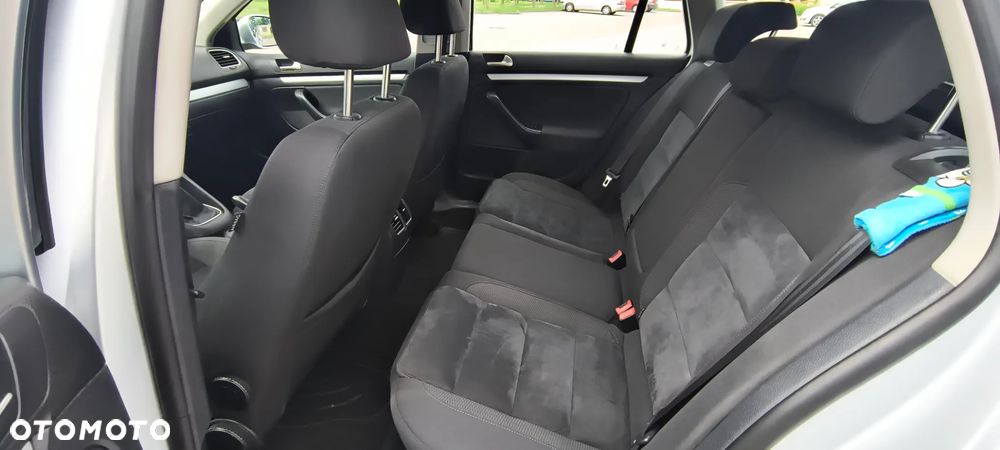 Volkswagen Golf 2.0 TDI Highline - 10