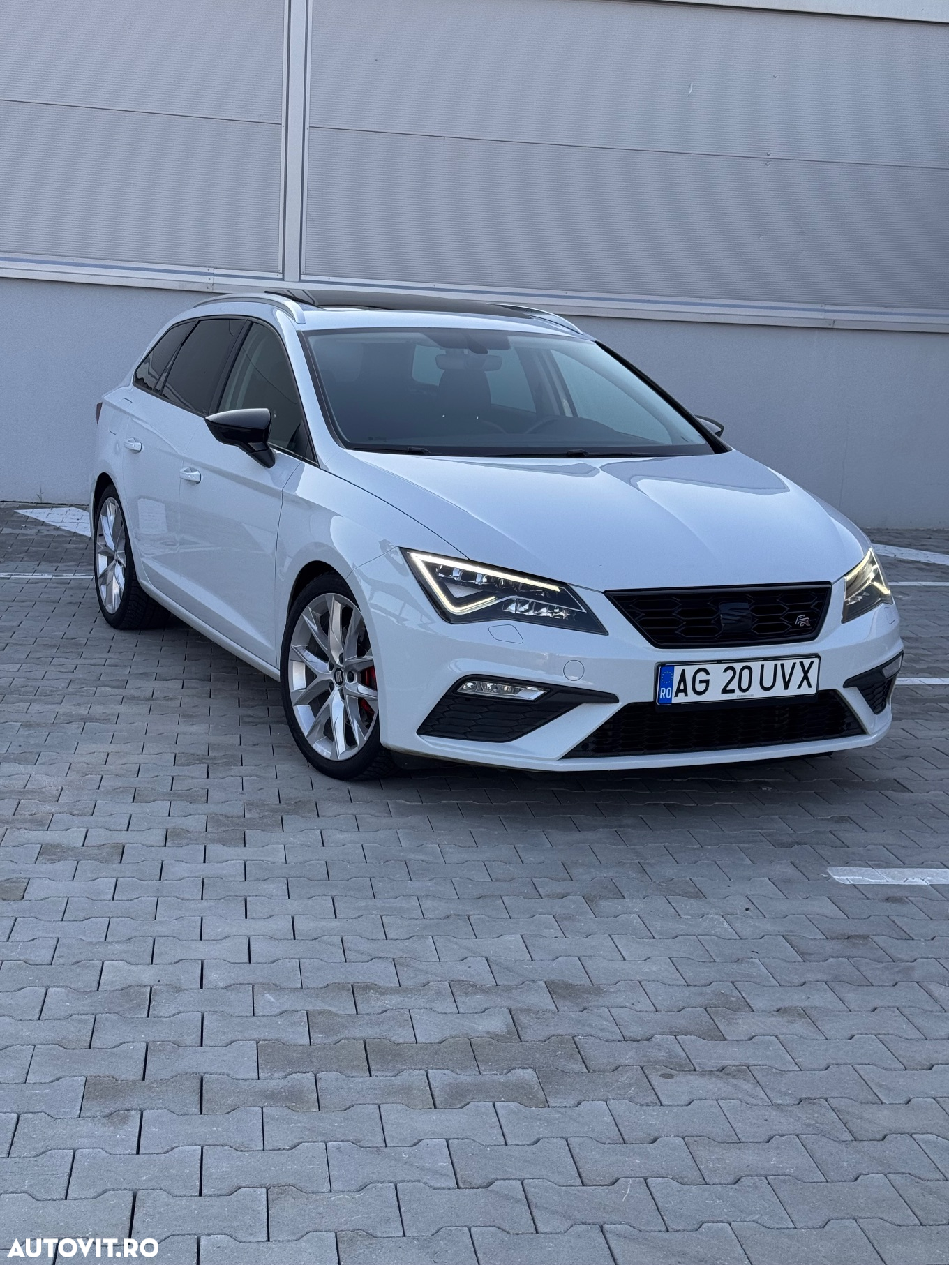Seat Leon ST 2.0 TDI DPF DSG FR - 2