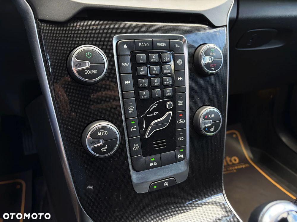 Volvo V40 D4 Geartronic Momentum - 30