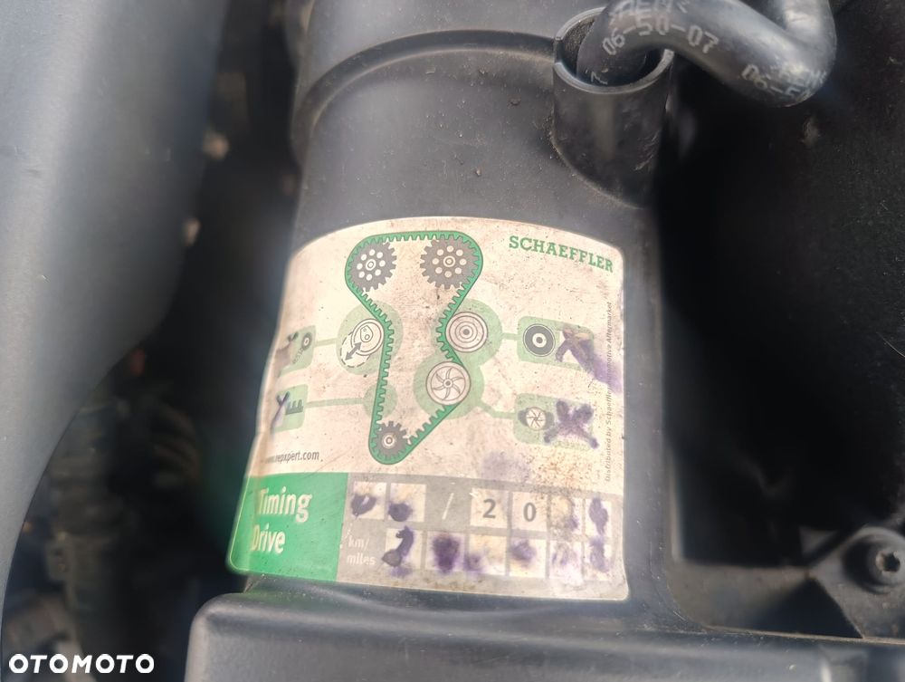 Volkswagen Passat 2.0 TDI DPF Comfortline - 11