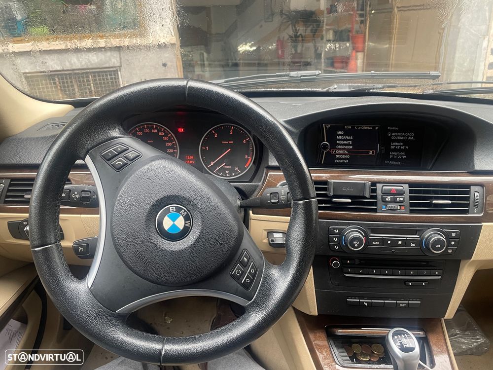 BMW 320 d EfficientDynamics - 11