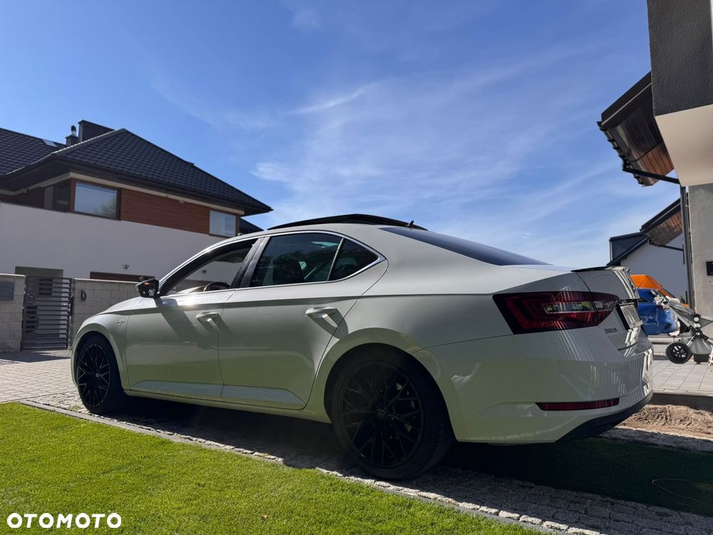 Skoda Superb 2017 photo 3
