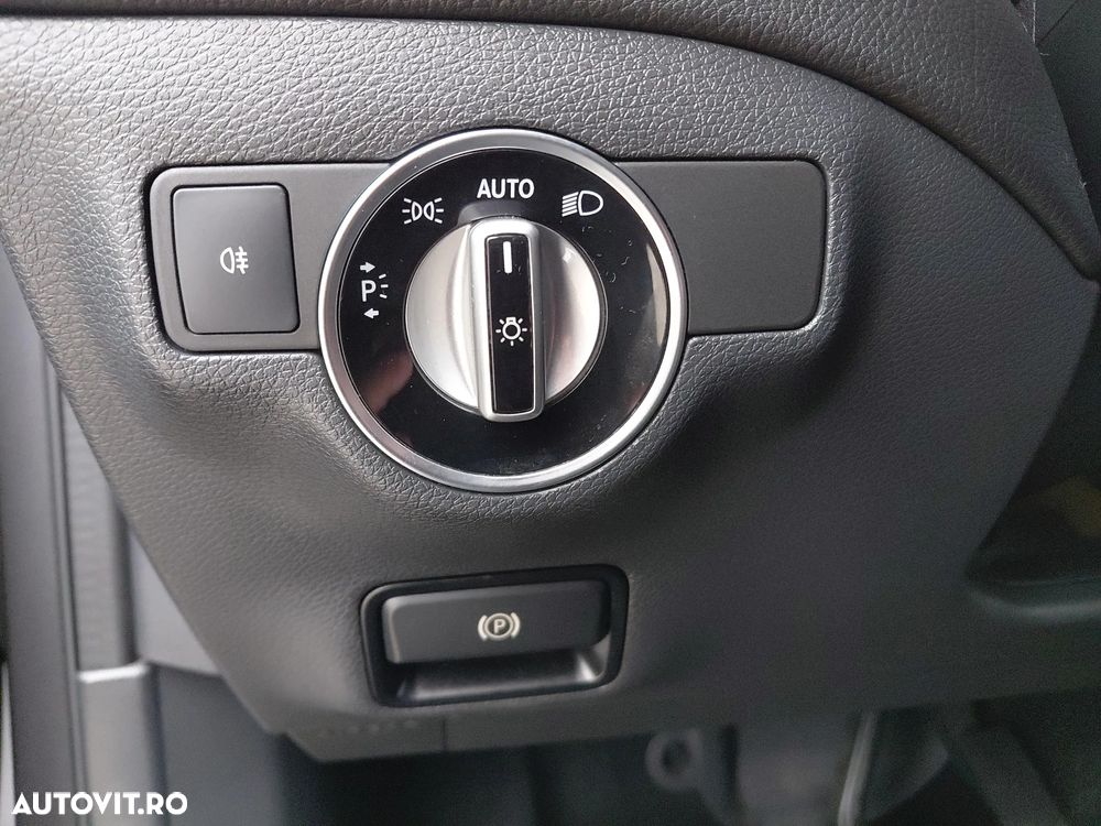 Mercedes-Benz GLA 200 d Aut. - 29