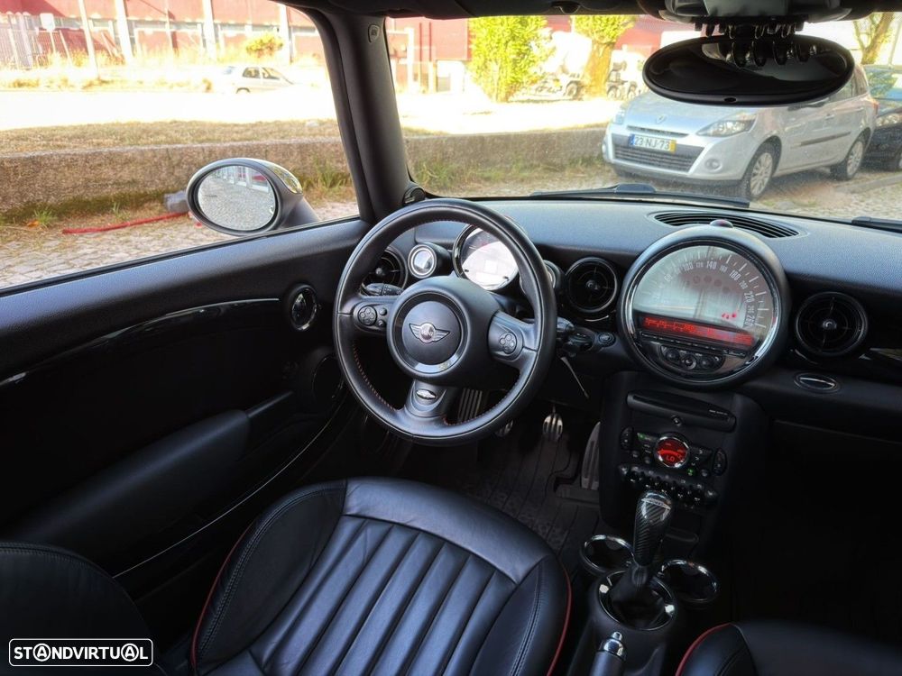 MINI 3 Portas John Cooper Works - 23