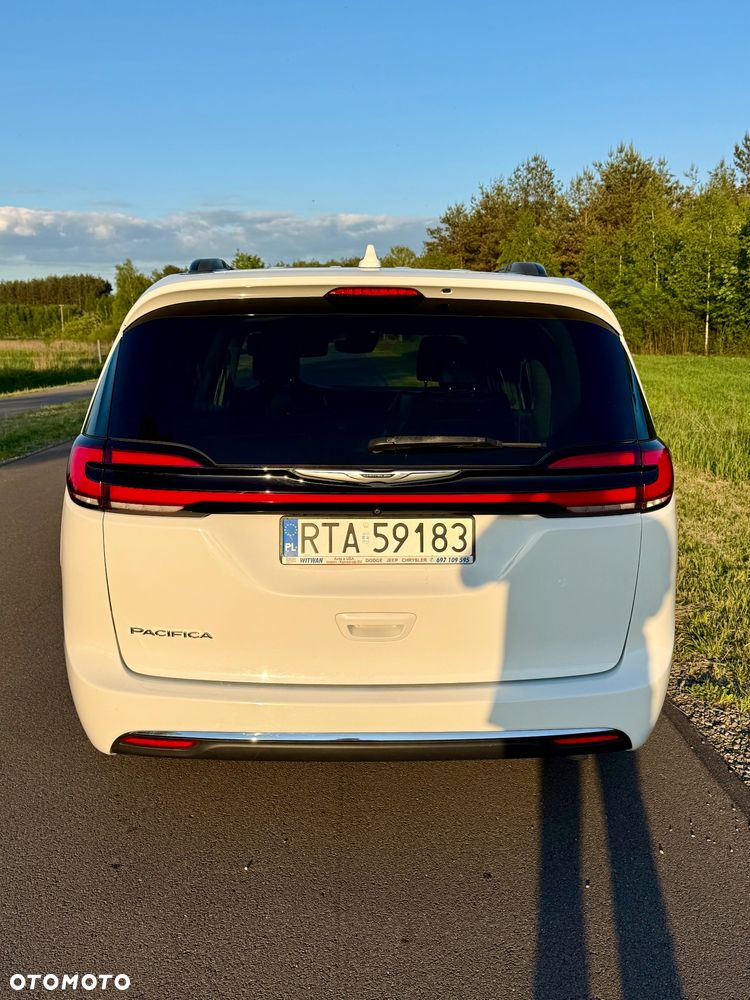Chrysler Pacifica - 16