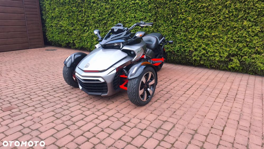 Can-Am Spyder - 1