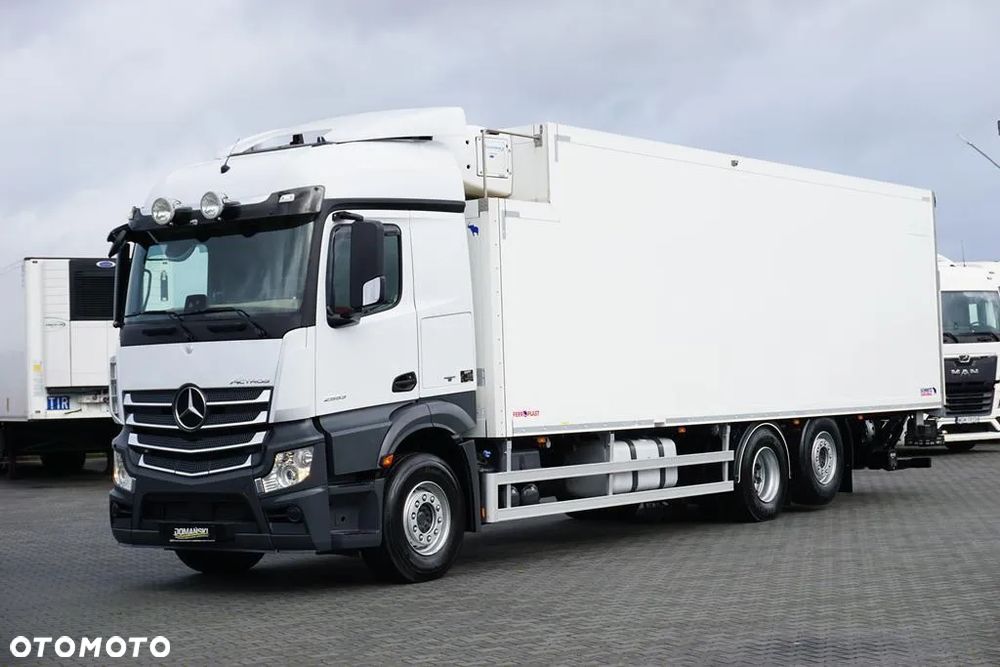 Mercedes-Benz ACTROS / 2553 / EURO 6 / CHŁODNIA + WINDA / 23 PALETY / OŚ SKRĘTNA - 1
