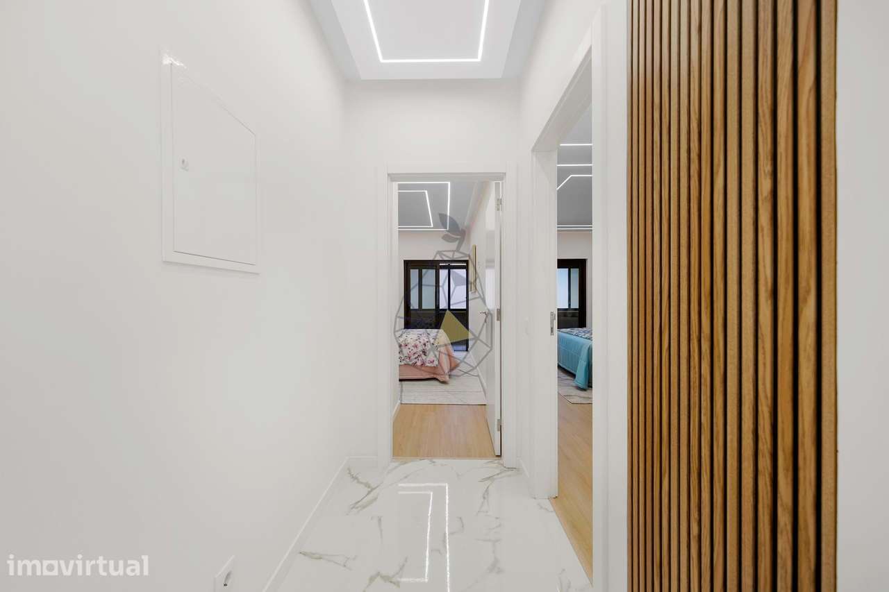 Apartamento T3 Renovado Frente-Mar na Marginal de Quarteira – Localiza - Grande imagem: 4/53