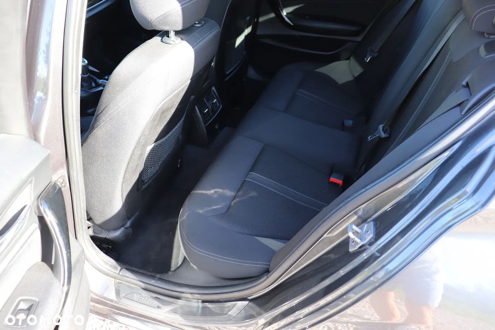 BMW Seria 1 116i Sport Line - 28