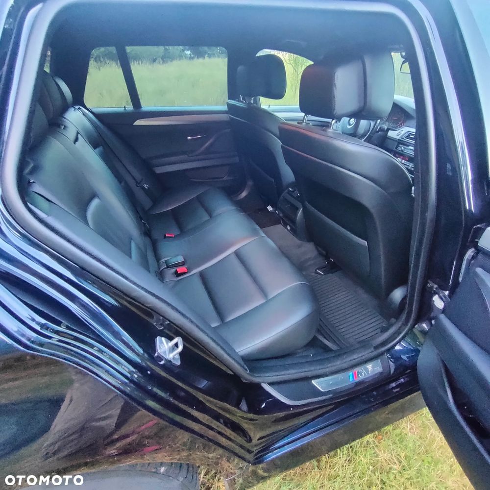 BMW Seria 5 530d xDrive Touring Sport-Aut - 13