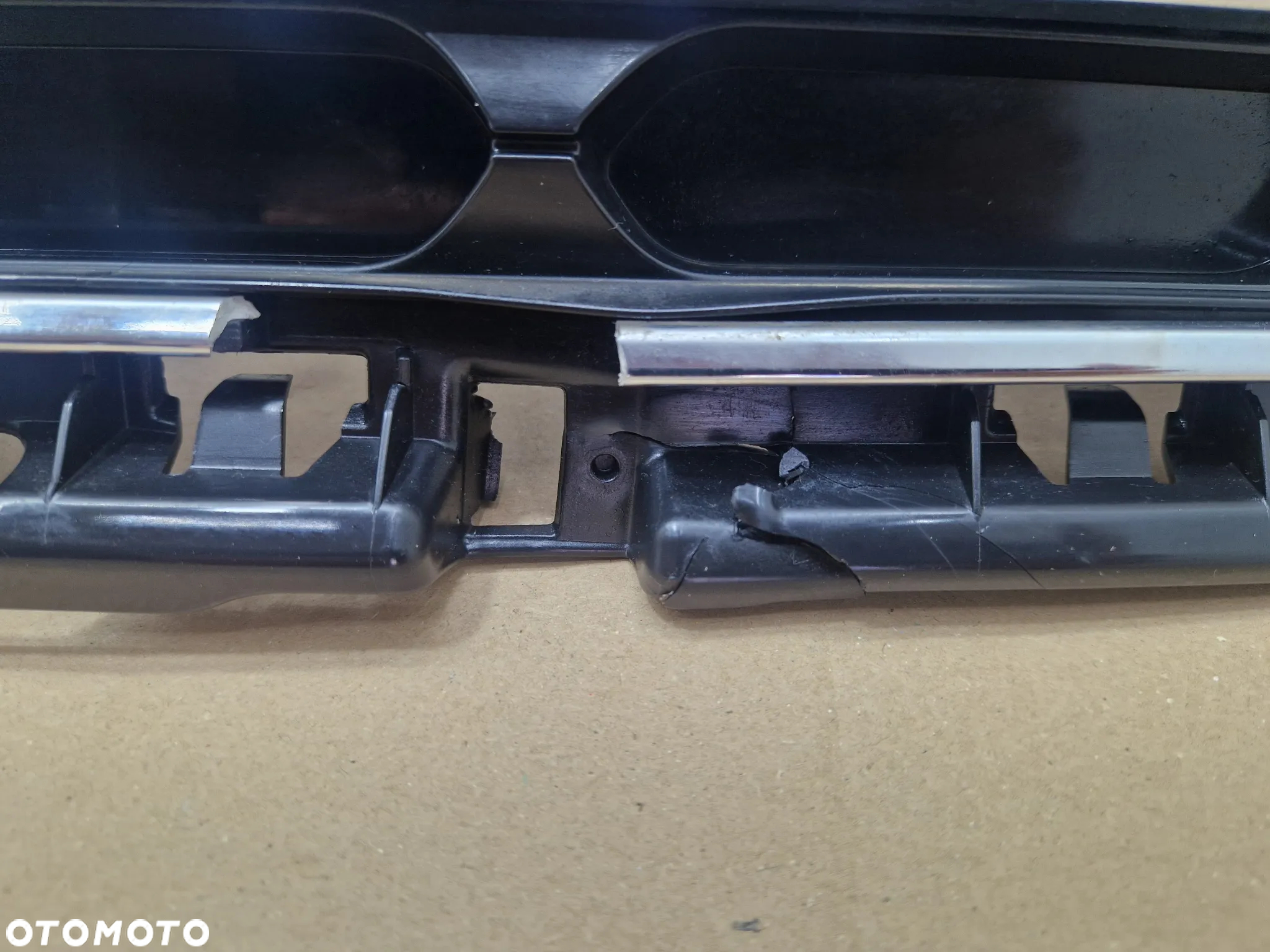 FORD KUGA MK3 III 2020- GRILL ATRAPA KRATKA LV4B-8200-GD - 4