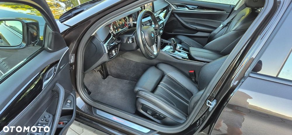 BMW Seria 5 520d Sport Line - 14