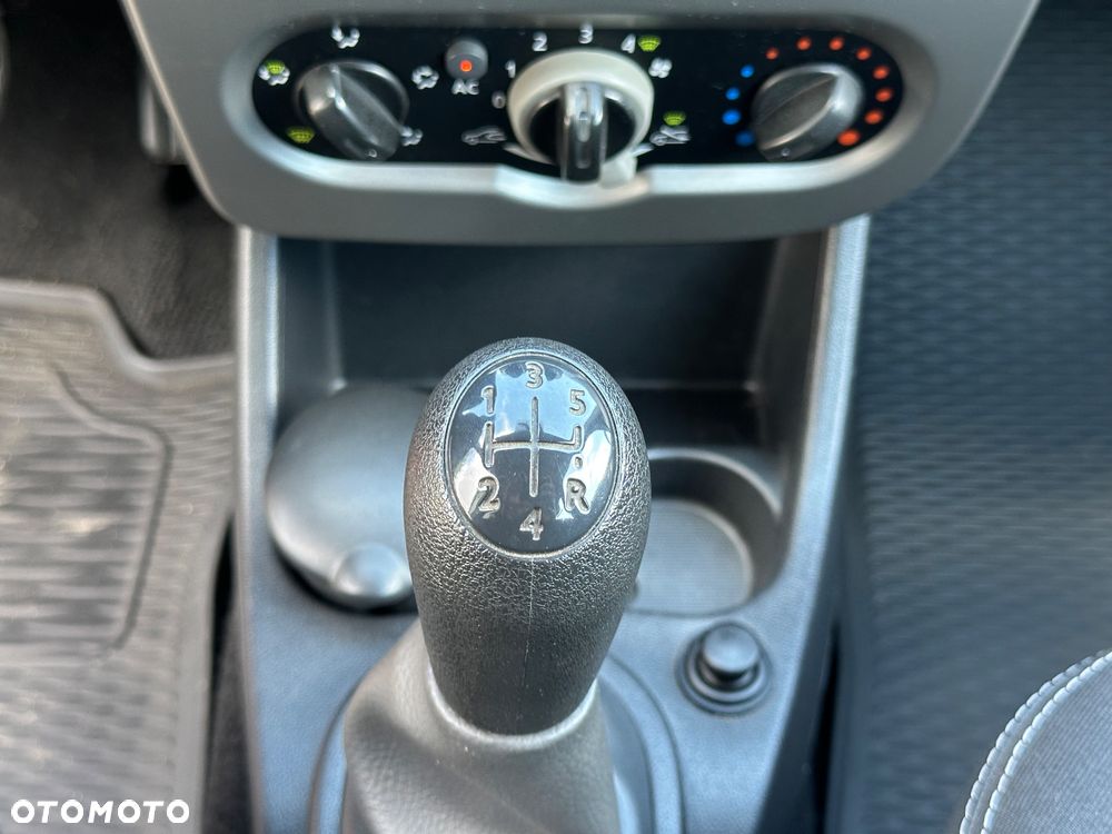 Dacia Sandero Stepway 1.6 - 25