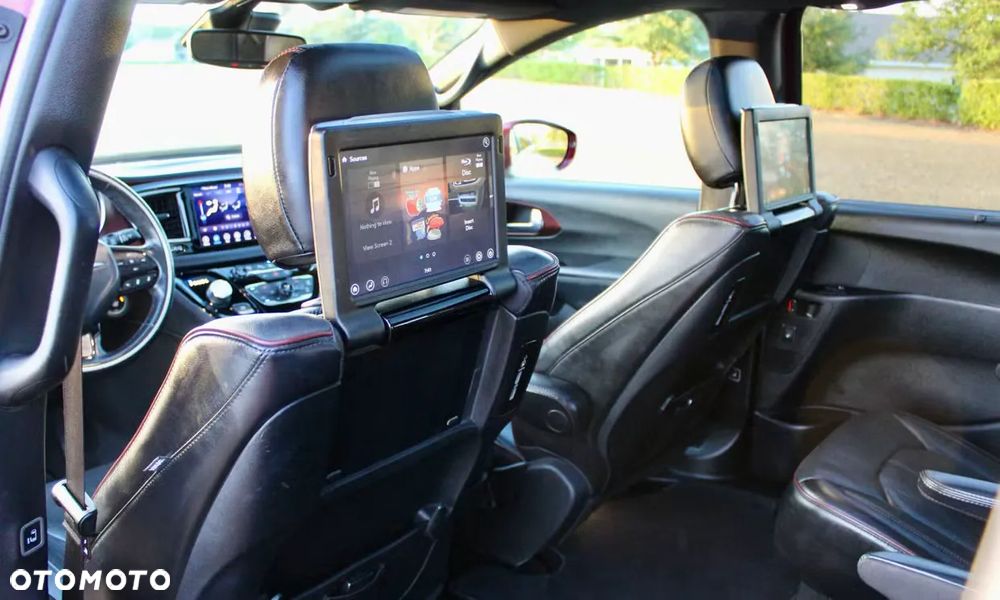 Chrysler Pacifica - 13