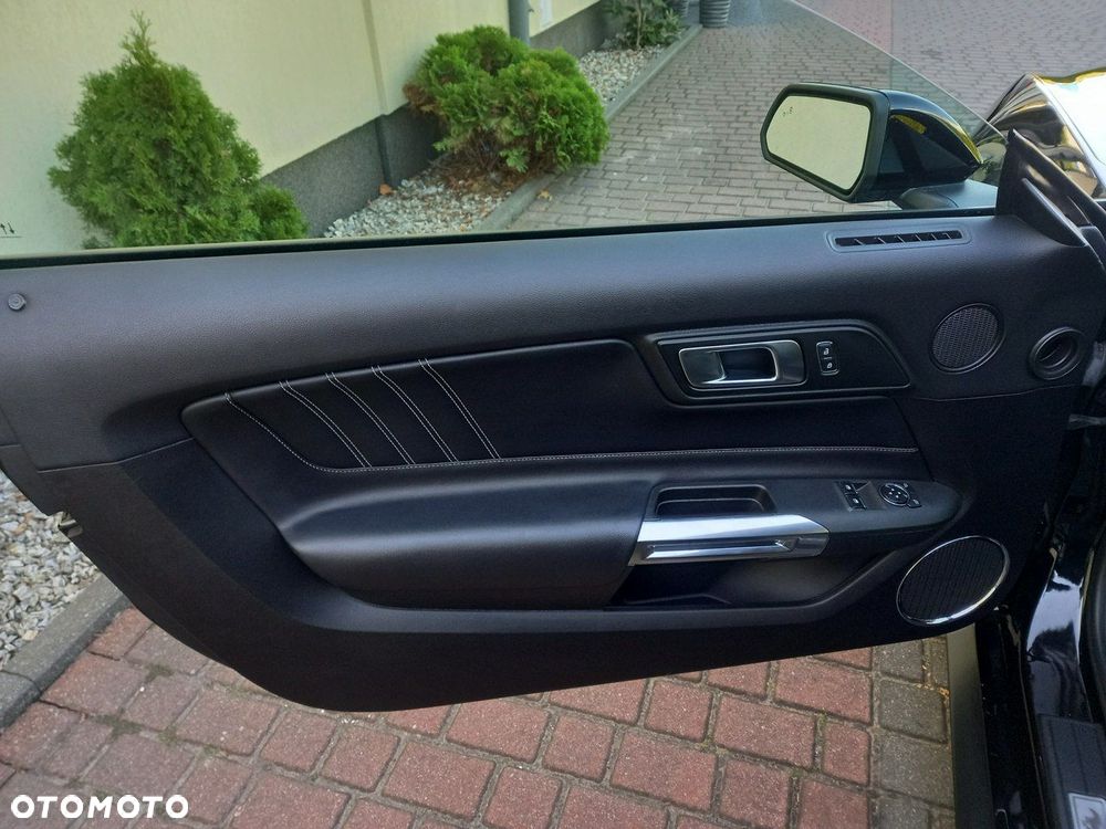 Ford Mustang 5.0 V8 GT - 24