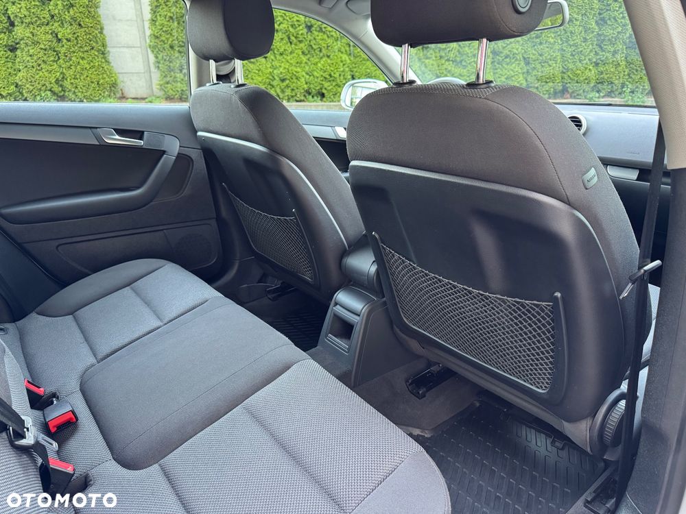 Audi A3 Sportback 1.6 Ambiente - 23