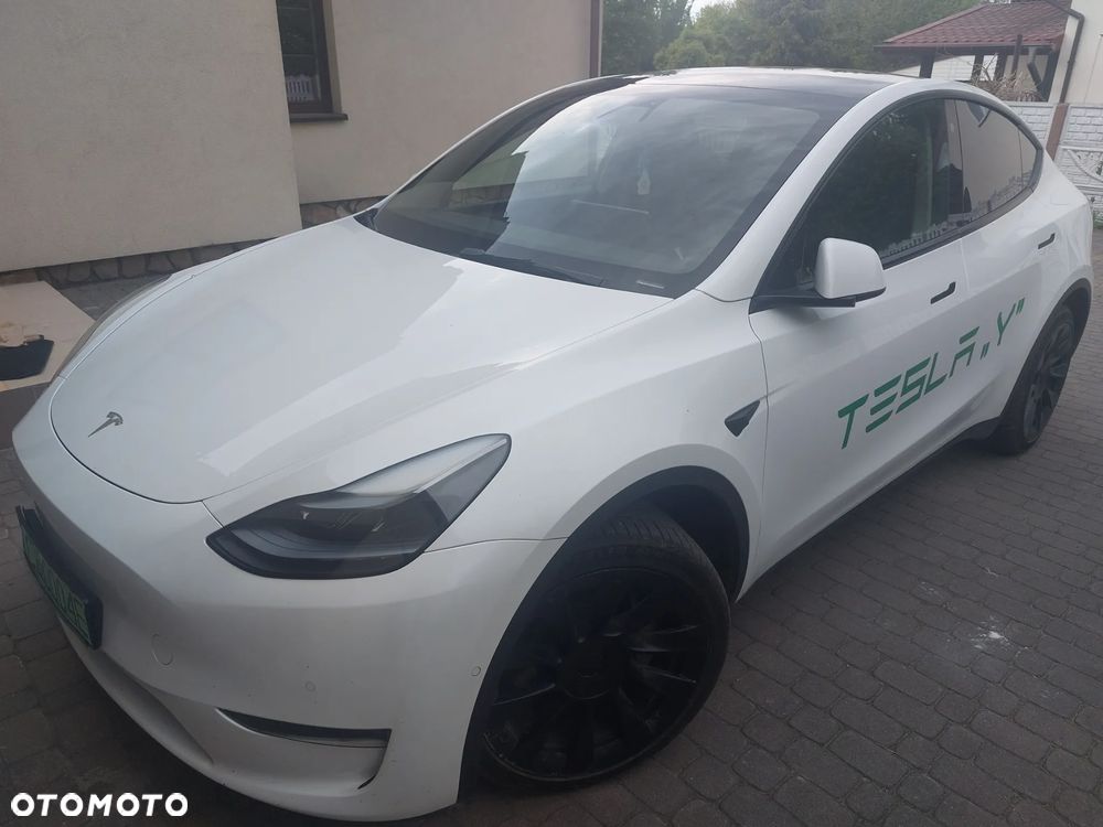 Tesla Model Y - 2