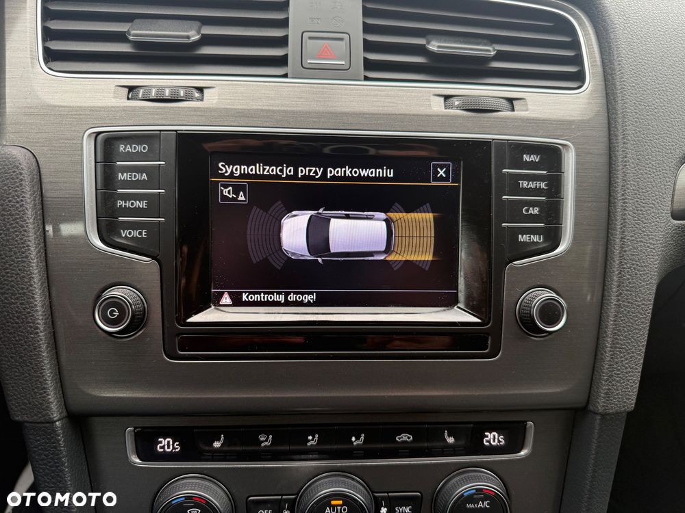 Volkswagen Golf 2.0 BlueTDI Comfortline - 26