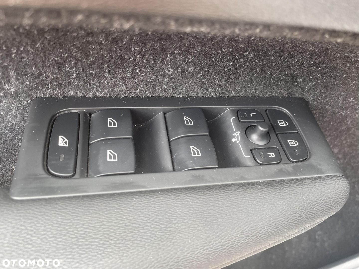 Volvo XC 40 T3 Momentum Core - 16