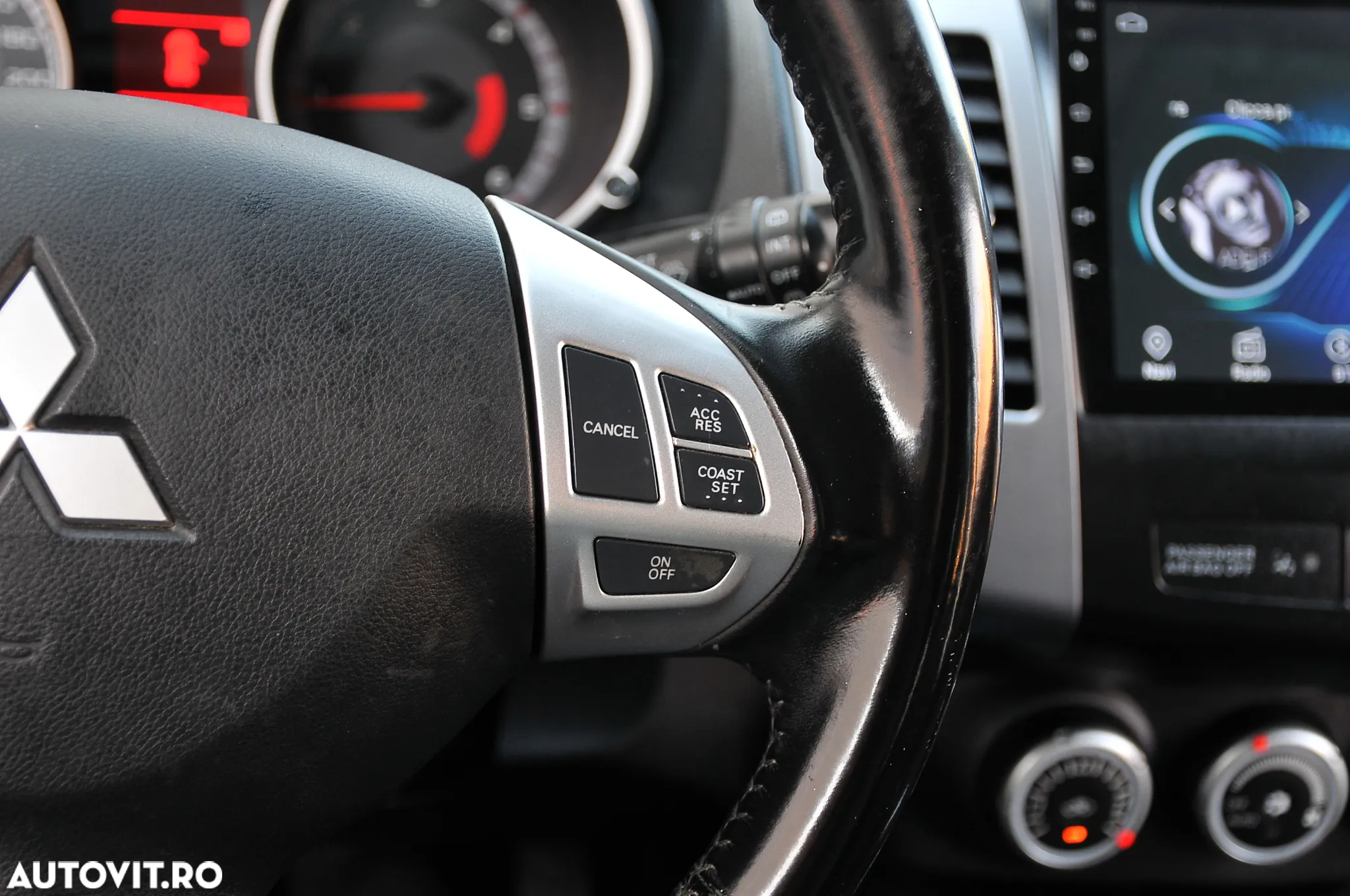 Mitsubishi Outlander 2.0 DI-D 4WD Instyle - 23