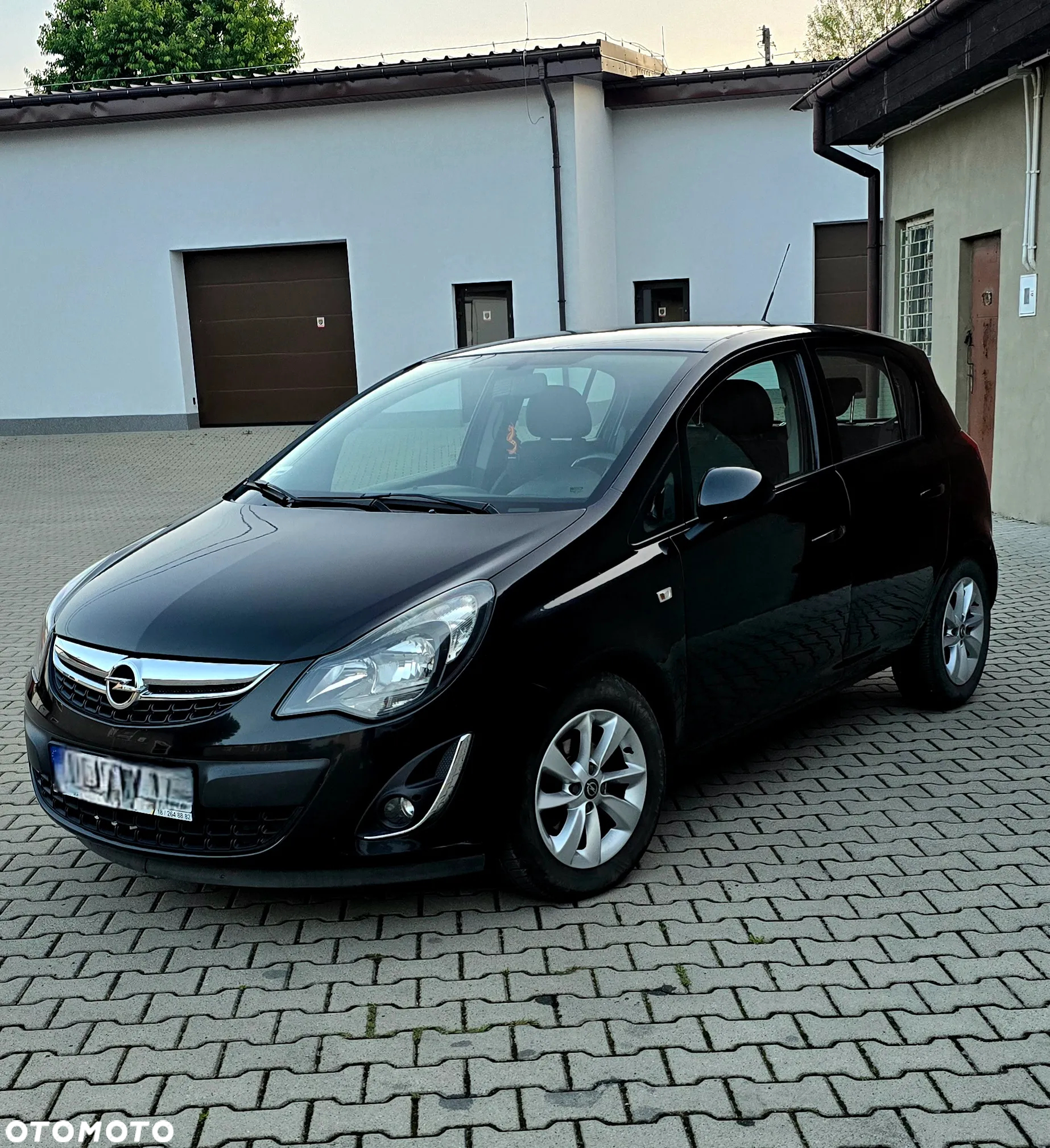 Opel Corsa 1.2 16V Edition / Active - 4