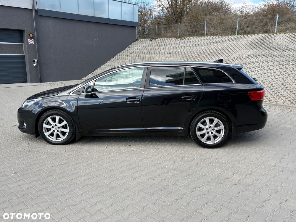 Toyota Avensis 1.8 Sol NAVI - 8
