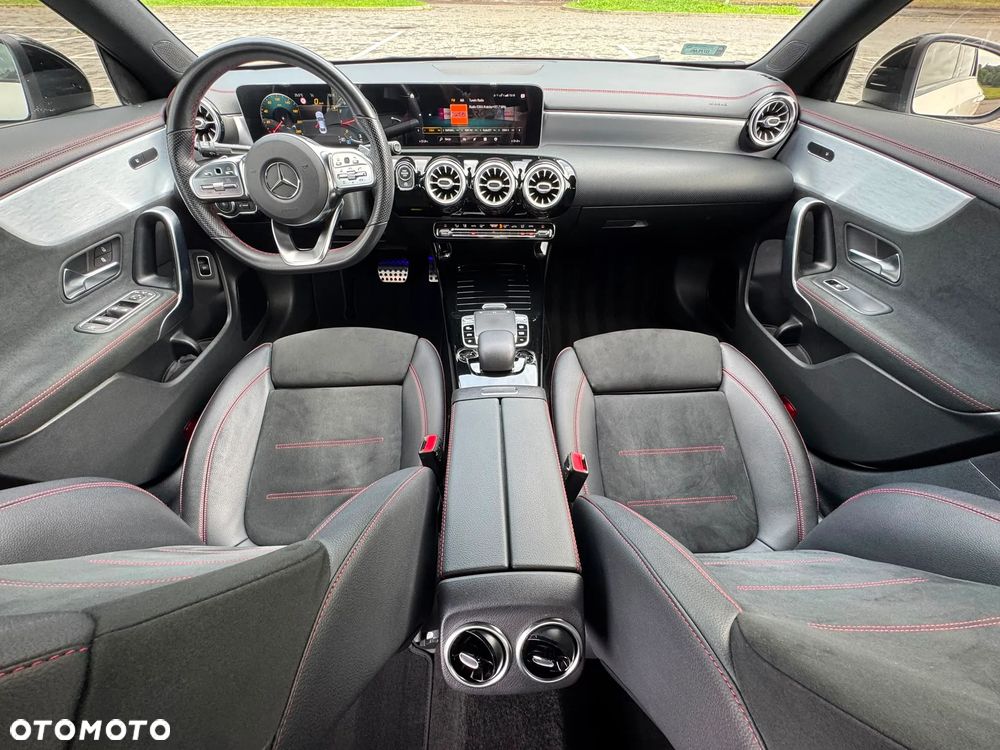 Mercedes-Benz CLA 200 AMG Line 7G-DCT - 24