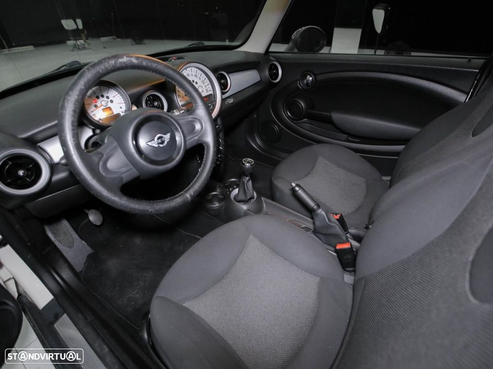 MINI 3 Portas Cooper D - 5