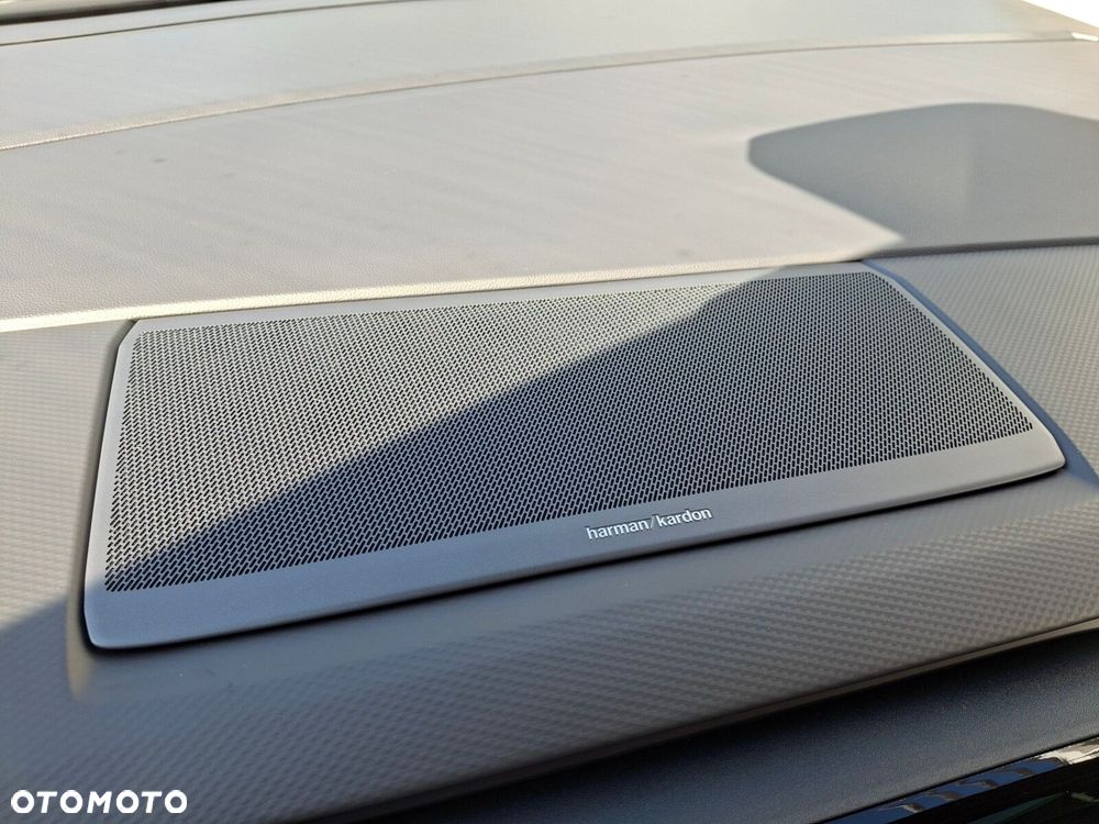 Volkswagen Multivan - 24