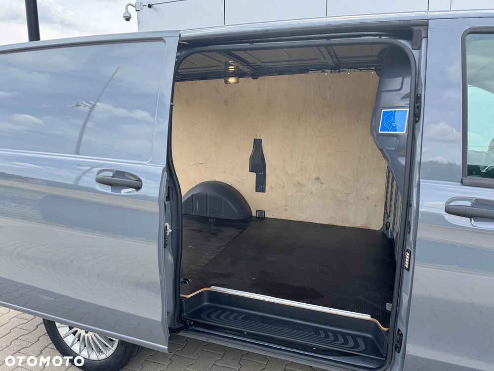 Mercedes-Benz Vito - 26