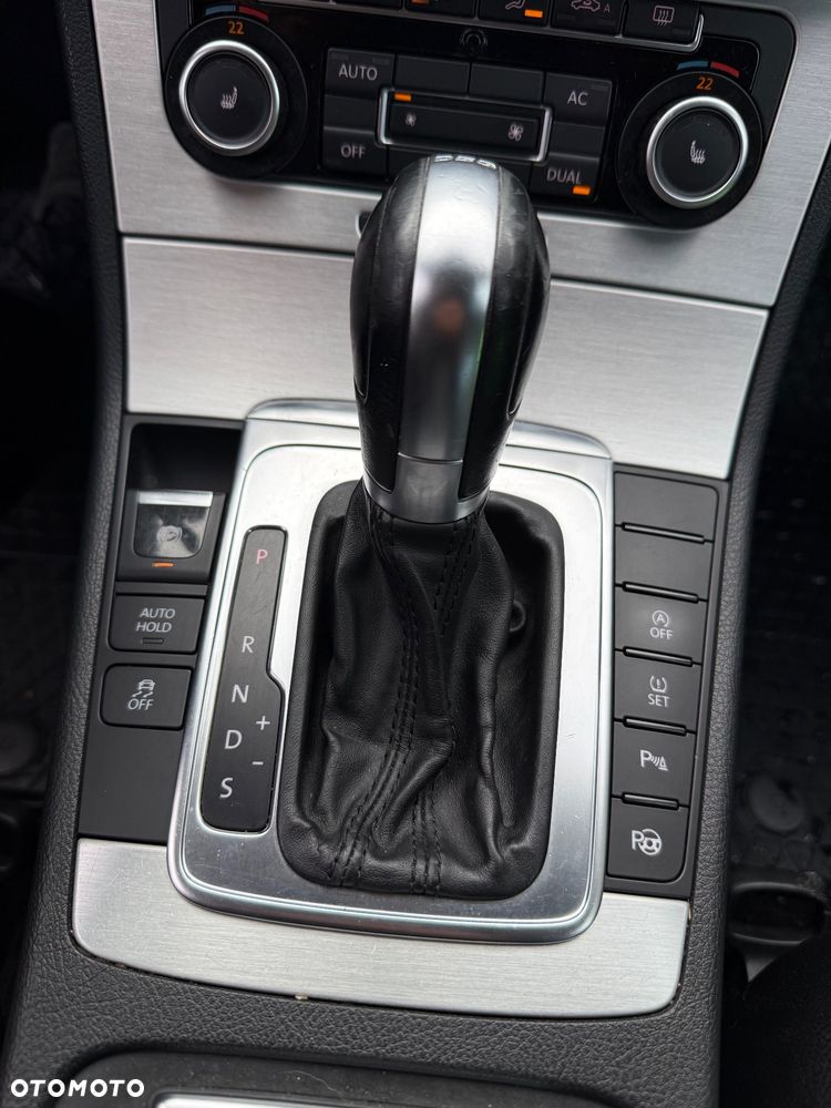 Volkswagen Passat - 10