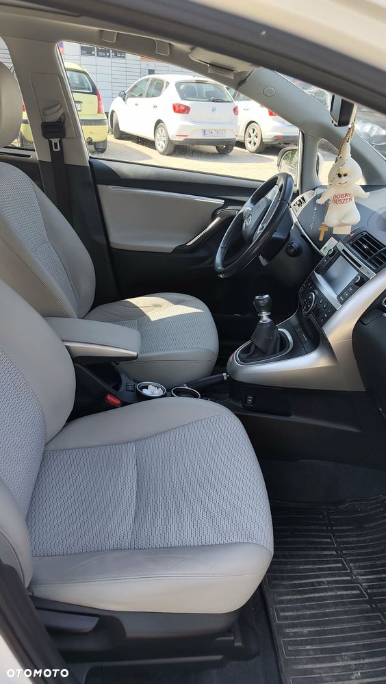 Toyota Verso 2.0 D-4D Prestige - 8