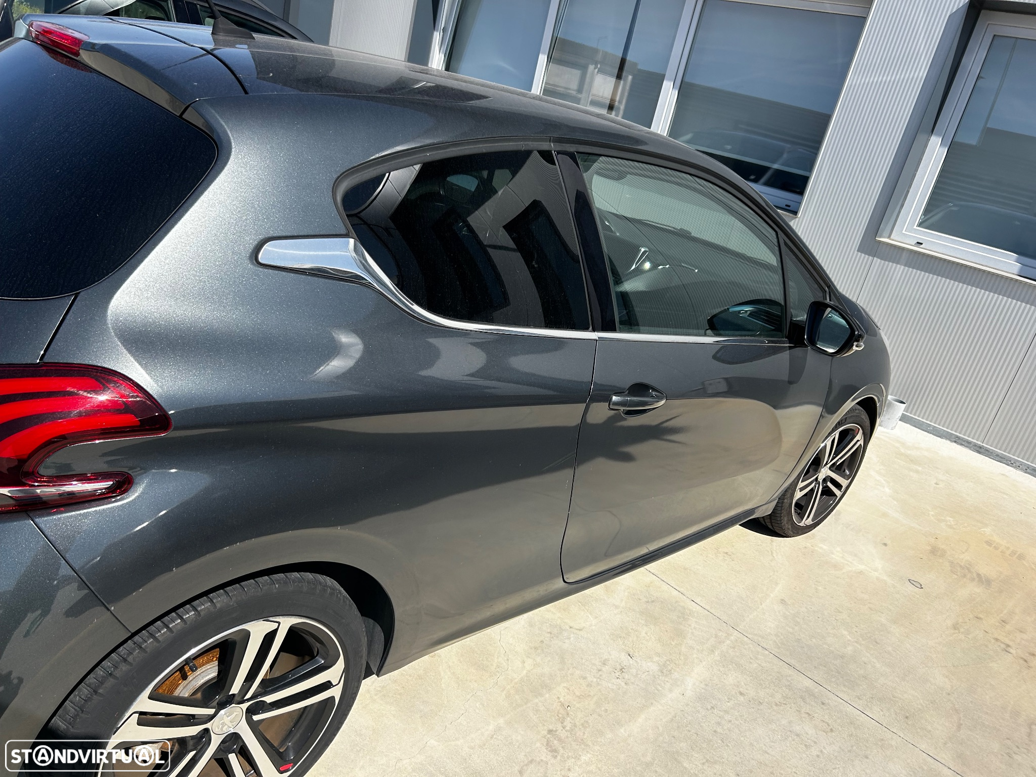 Peugeot 208 1.2 PureTech GT Line - 17