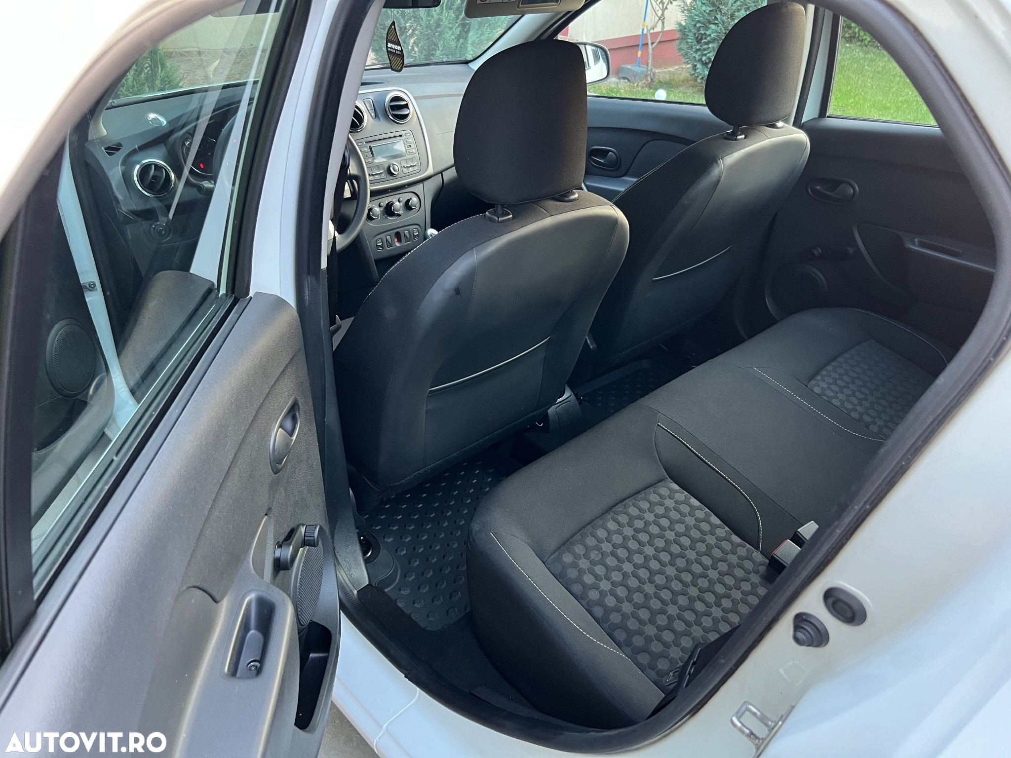 Dacia Logan MCV 1.2 73 CP Laureate - 8