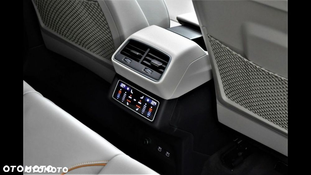 Audi Q8 Sportback e-tron 55 quattro S line - 26