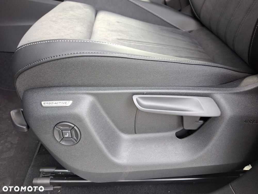 Volkswagen Tiguan - 12