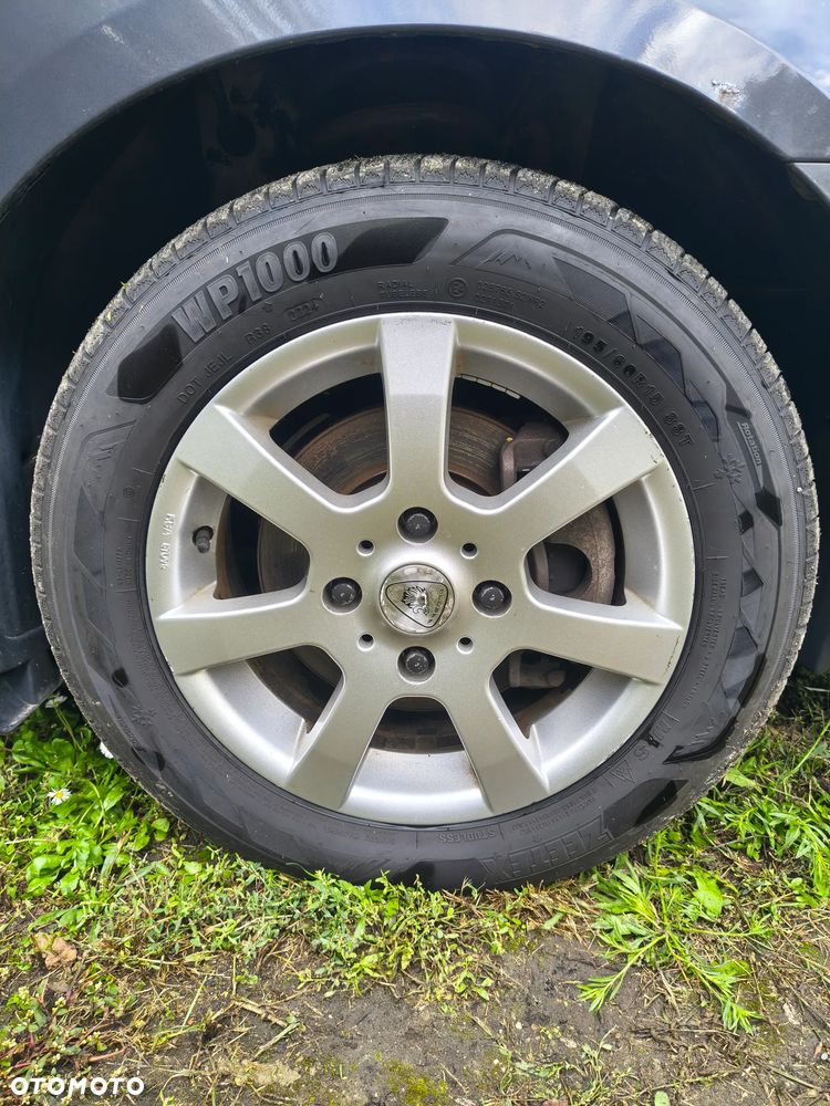 Kia Cerato 1.6 LX / Family - 25