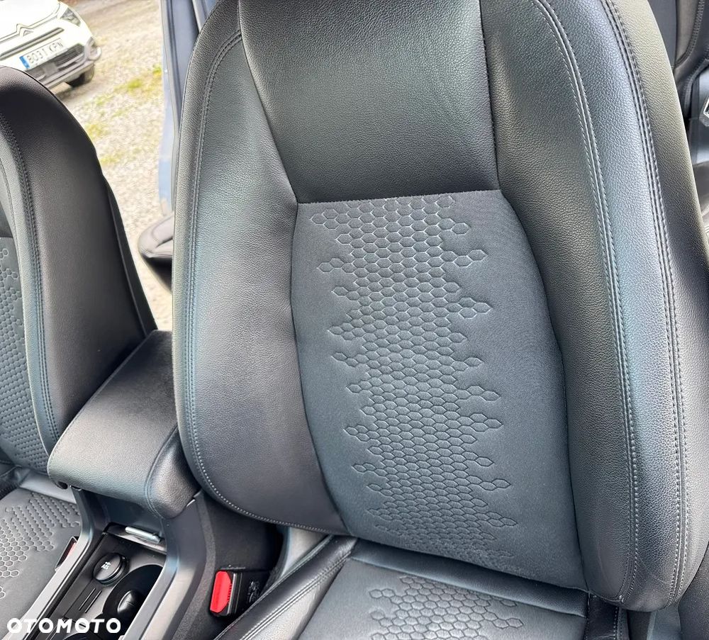 Land Rover Discovery Sport - 23