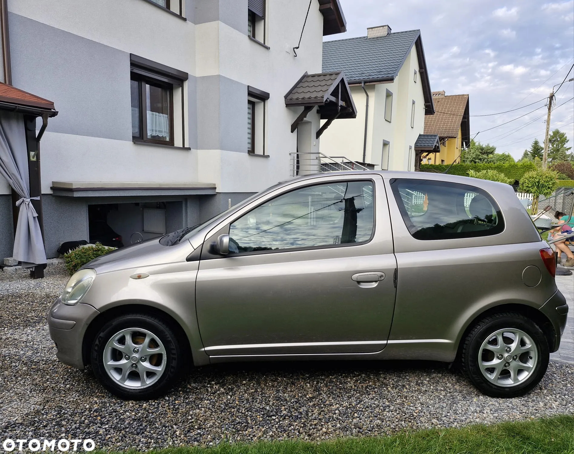 Toyota Yaris 1.3 Blue - 4