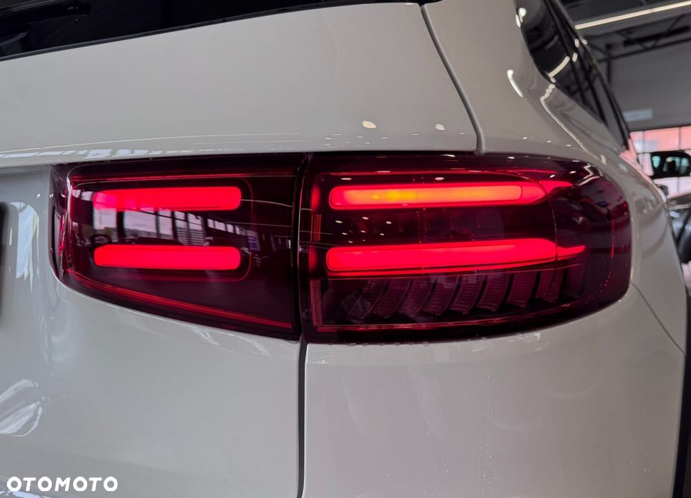 Mercedes-Benz GLB 200 AMG Line 7G-DCT - 8