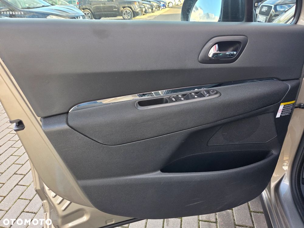 Peugeot 3008 HDi 115 Active - 34