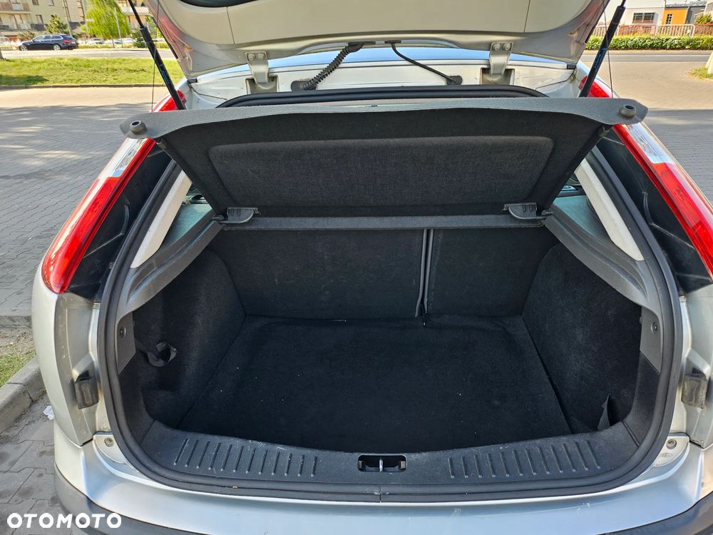 Ford Focus 1.6 Ambiente - 12