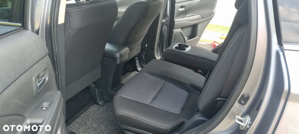 Mitsubishi Outlander - 15